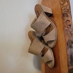 Ynot beige block heeled sandal